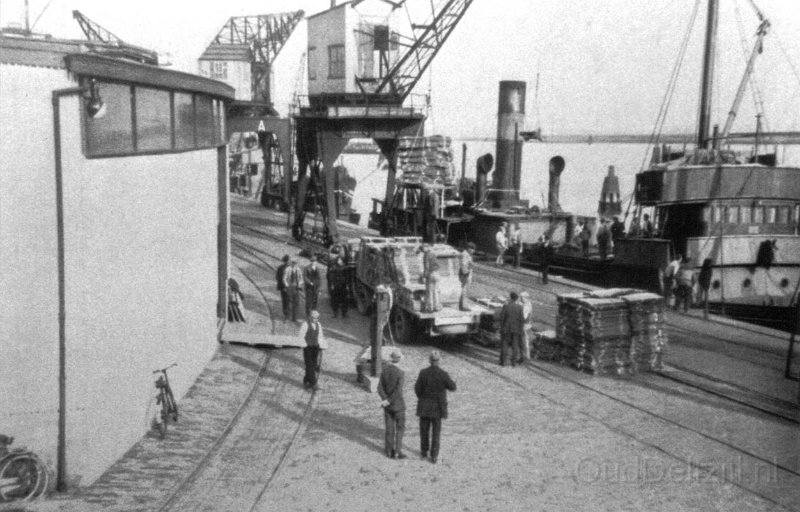 Delfzijl haven 1936 10.jpg